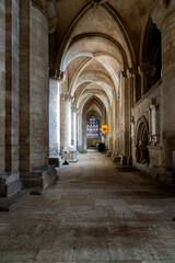 Obraz premium Sunlight illuminating aisle inside Peterborough Cathedral