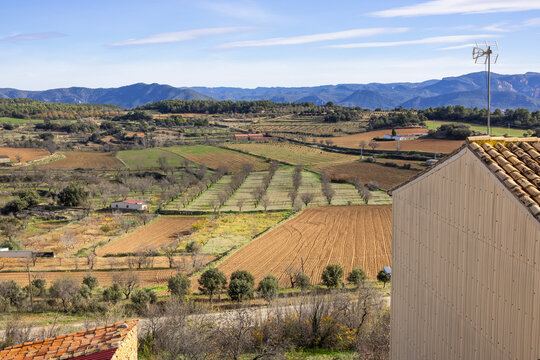 Imagen  panor&aacute;mica de los campos agr&iacute;colas de Montalb&aacute;n, provincia de Teruel, Espa&ntilde;a