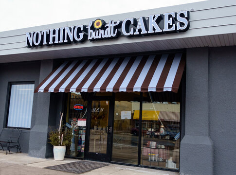 Nothing bundt Cakes' shop selling delicious bakery goods. St Paul Minnesota MN USA