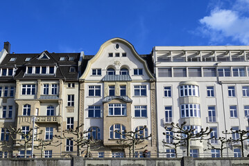 Fototapeta premium Rheinuferpromenade in Düsseldorf, Deutschland