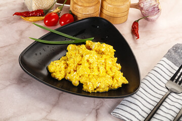 Scrambled egg in the bowl
