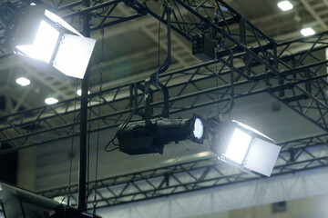 スポットライト　照明