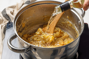 Process of making french onion soup