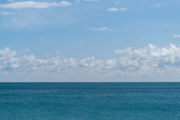 青い空と青い海	