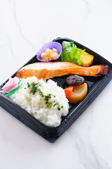 鮭の西京焼きのお弁当（鮭弁当）
