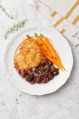Kartoffelpuffer mit Geschnetzeltem vegan