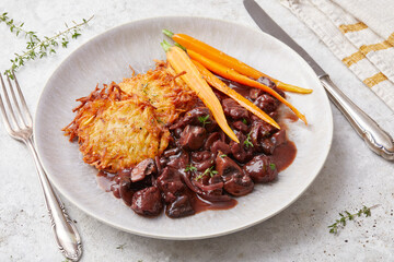 Kartoffelpuffer mit Geschnetzeltem vegan