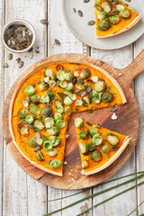 Kürbis-Quiche mit Rosenkohl