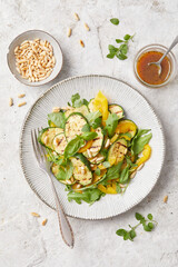 Zucchini-Paprika-Salat