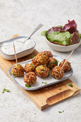 Zucchini-Bällchen mit Aprikosen