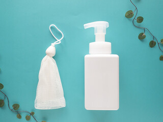 泡ソープディスペンサーと泡立てネット