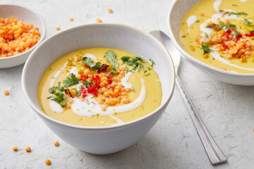 Linsen-Ananas-Suppe
