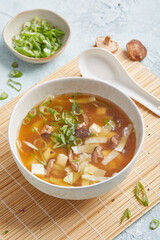 Miso-Suppe mit Tofu