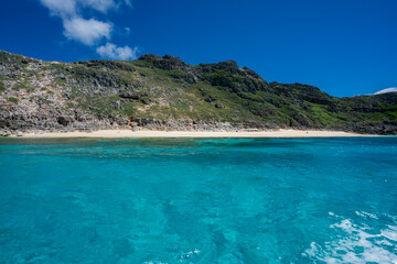 小笠原　ジニービーチと南島瀬戸の海