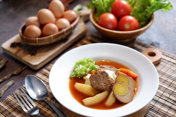 Selat solo galantin is a traditional javanese dish that consisting of meat potatoes and vegetable_3