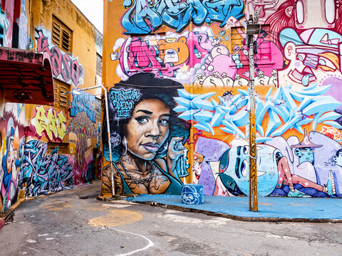 Graffiti brazil hi-res stock photography and images - Alamy