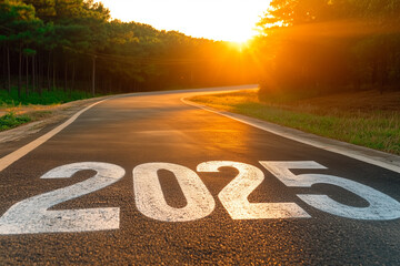 Rok 2025 - biały napis na drodze © Silent26