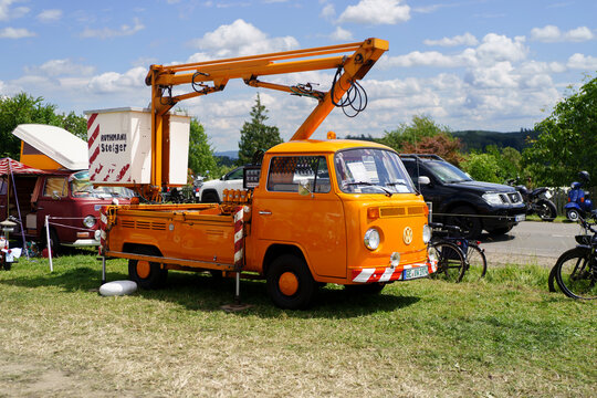 "Vw T2 Imagens – Procure 451 fotos, vetores e vídeos | Adobe Stock