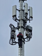 Prace Techniczne na Wieży Telekomunikacyjnej