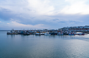 Obraz premium View of the port of Ramsgate, a small town in southeast England 