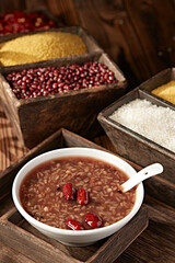 Traditional solar term food: Laba porridge with eight ingredients