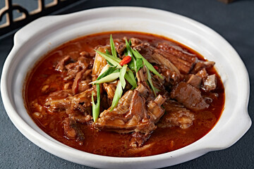 Spicy Braised Lamb Racks with Skin in Casserole