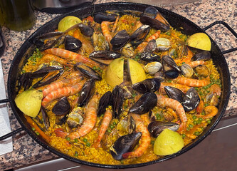 spanish paella de mariscos
