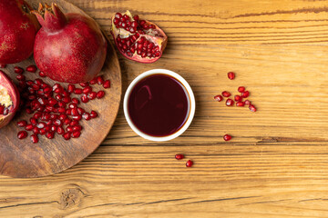 Pomegranate Sauce, Sirup, Dressing, Red Ripe Fruit Syrup with Red Ripe Whole Fruit Group