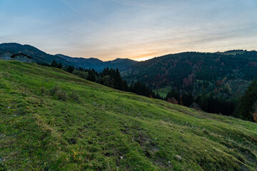 Naklejka premium Rangiswanger Horn in Autumn Scenic View of Allgau Alps at Sunset