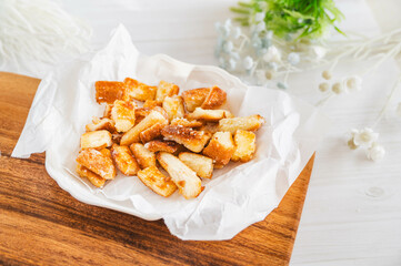 パンの耳でラスク