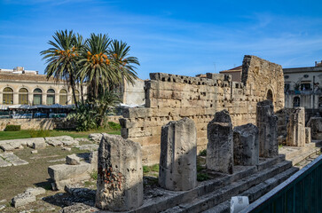 Fototapeta premium ruins of the temple of Apollo in Syracuse, Sicily