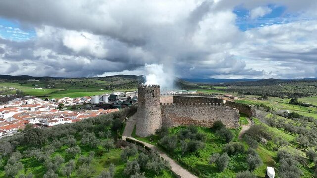 Castillo de Alan&iacute;s en la provincia de Sevilla, Andaluc&iacute;a