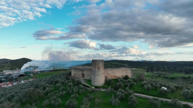 Castillo de Alan&iacute;s en la provincia de Sevilla, Andaluc&iacute;a