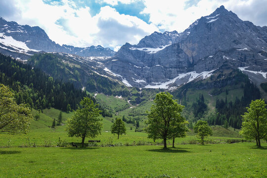 das sch&ouml;ne Engtal tolle Fototapete