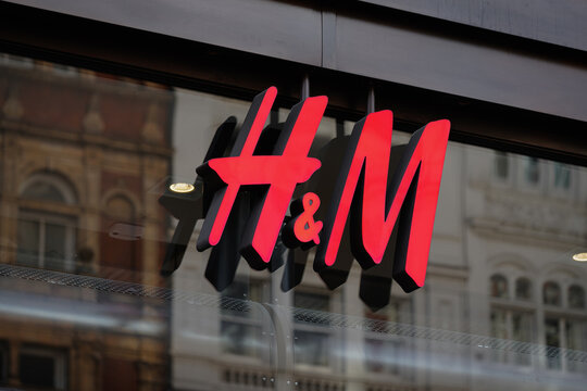 H&M Hennes & Mauritz Fast Fashion Retailer, H And M Signage, Retail Logo, Global Clothing Chain Sign, London, England, United Kingdom