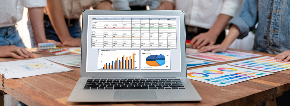 Leinwandbilder business data dashboard provide business intelligence analytic for marketing strategy planning brisk