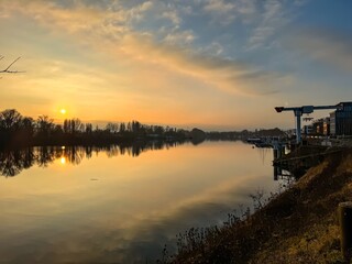 Sonnenuntergang Wiesbaden Schiersteiner Hafen