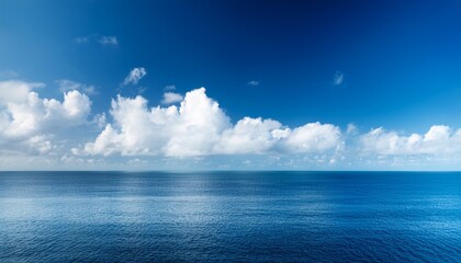 Obraz premium sea with clouds blue sky background