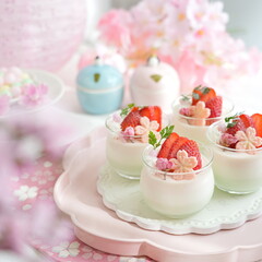 春スイーツ ３色イチゴプリン