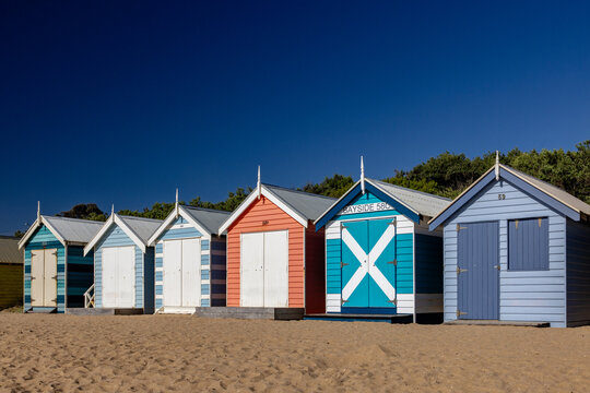 Les cabines de plage de Dendy Street Beach &agrave; Brighton Beach dans la r&eacute;gion de Melbourne en Australie