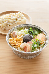 冷凍うどん　アルミ鍋の冷凍鍋焼きうどん