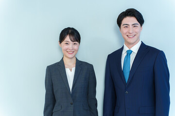 ビジネスパーソン　ブルーバック　ポートレート