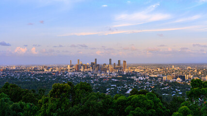 Fototapeta premium Sun going down over Brisbane City