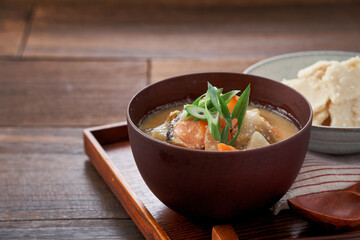 粕汁 - 酒粕を使った日本の伝統的な汁物