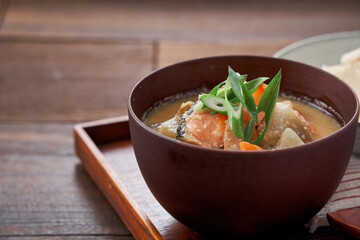 粕汁 - 酒粕を使った日本の伝統的な汁物