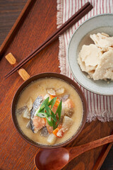 粕汁 - 酒粕を使った日本の伝統的な汁物