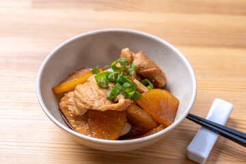 豚肉と大根の甘辛炒め煮