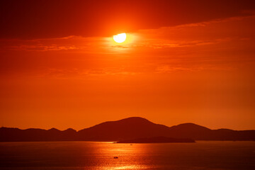 Naklejka premium THAILAND PATTAYA KO LAN ISLAND SUNSET