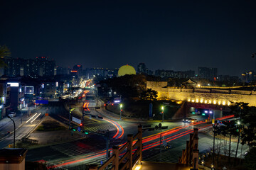 화려한 조명이 아름다운 수원화성의 야경