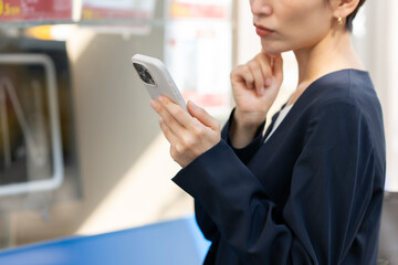 スマートフォン　手元